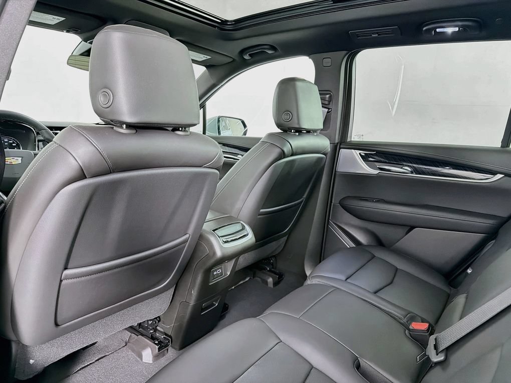 Used 2025 Cadillac XT6 Premium Luxury FWD image 37
