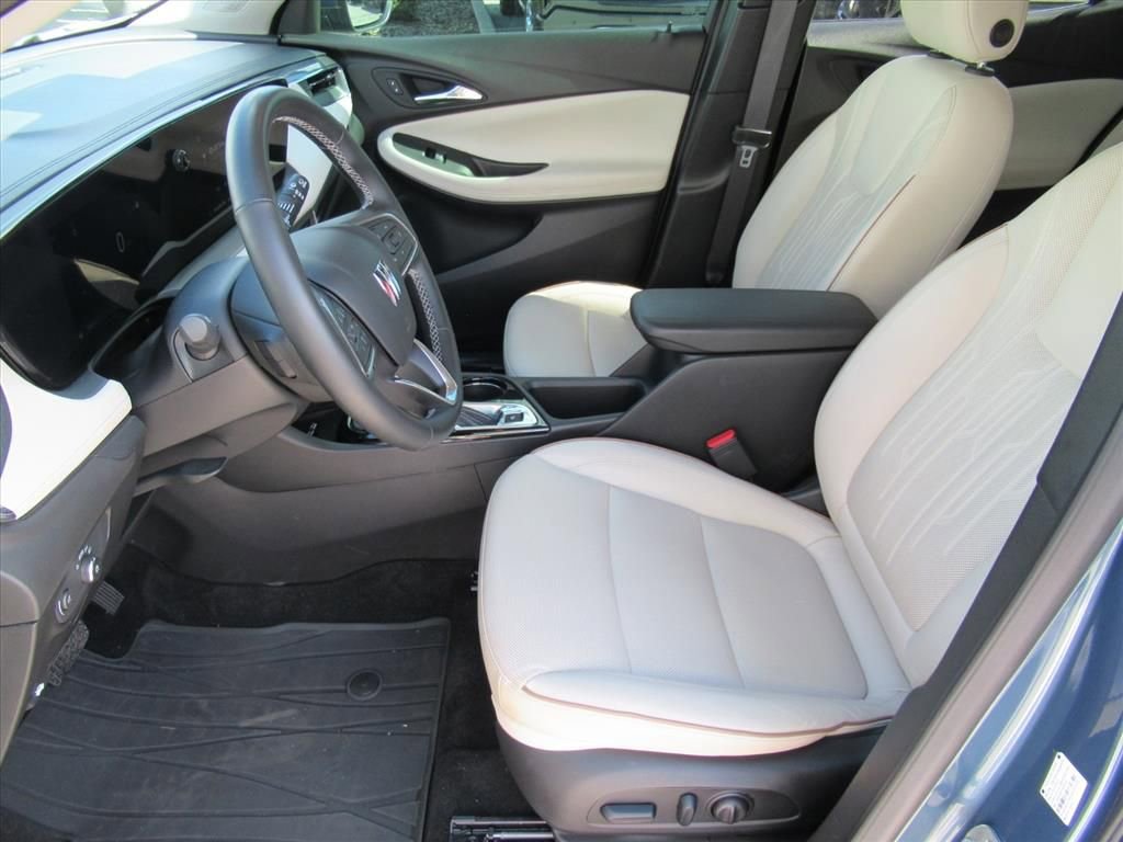 Used 2025 Buick Encore GX Avenir w/ Avenir Technology Package image 14