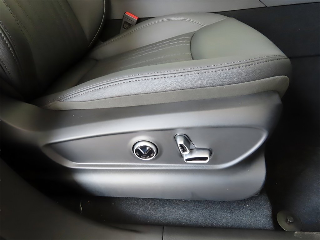 New 2024 Maserati Grecale GT image 12