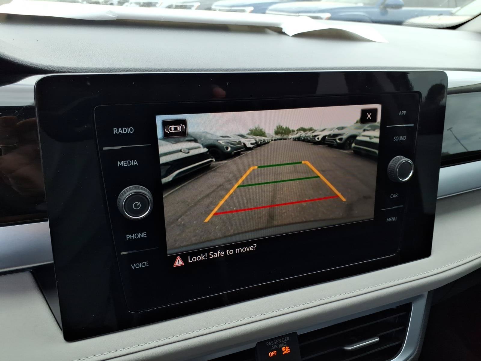New 2026 Volkswagen Taos SE FWD image 19