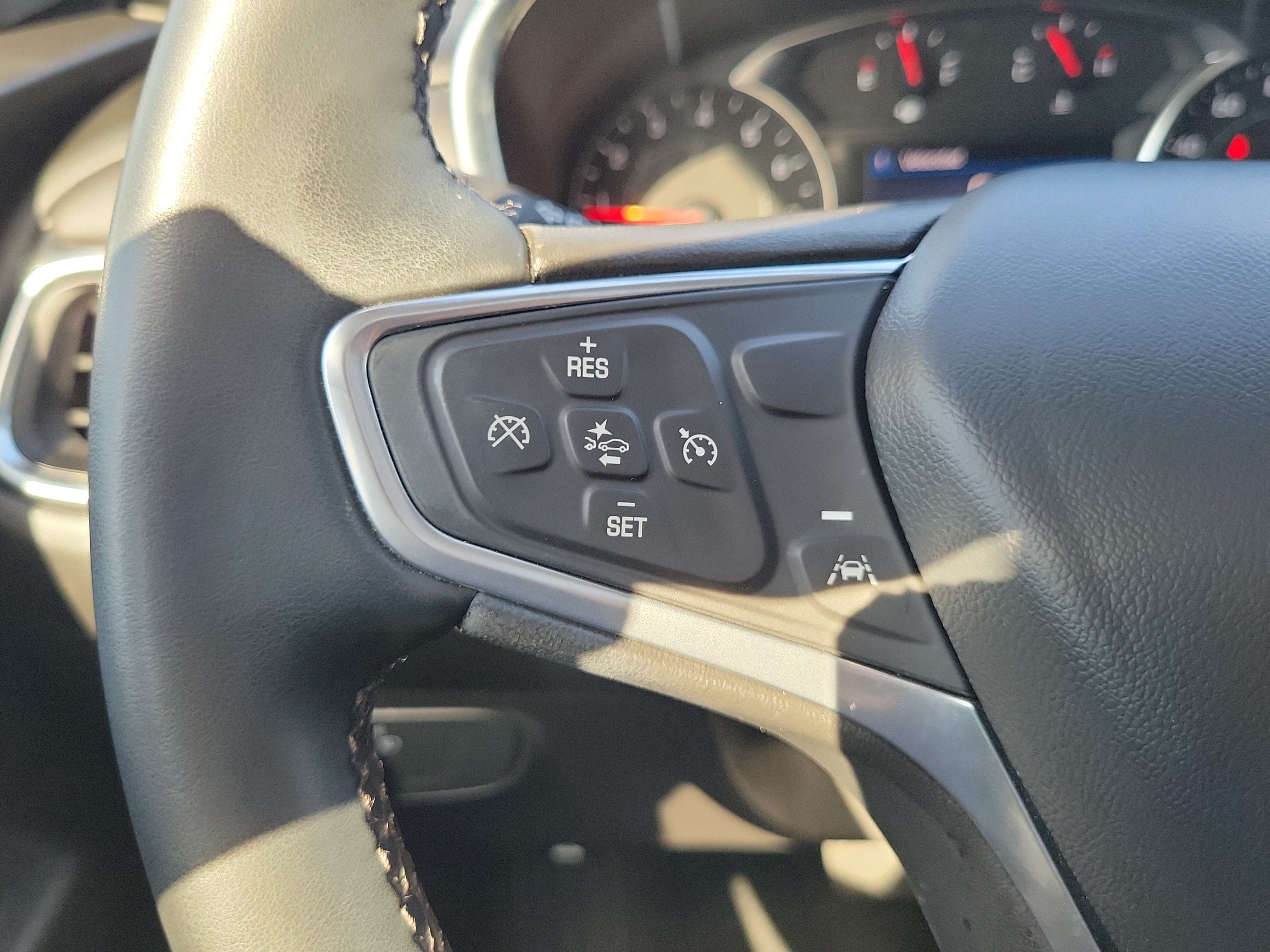 Used 2023 Chevrolet Equinox LT FWD image 21