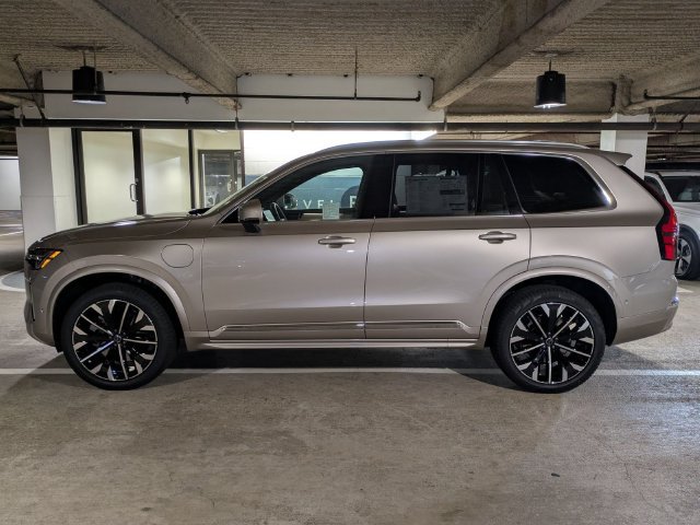 New 2026 Volvo XC90 T8 Plus w/ Protection Package AWD/4WD image 6