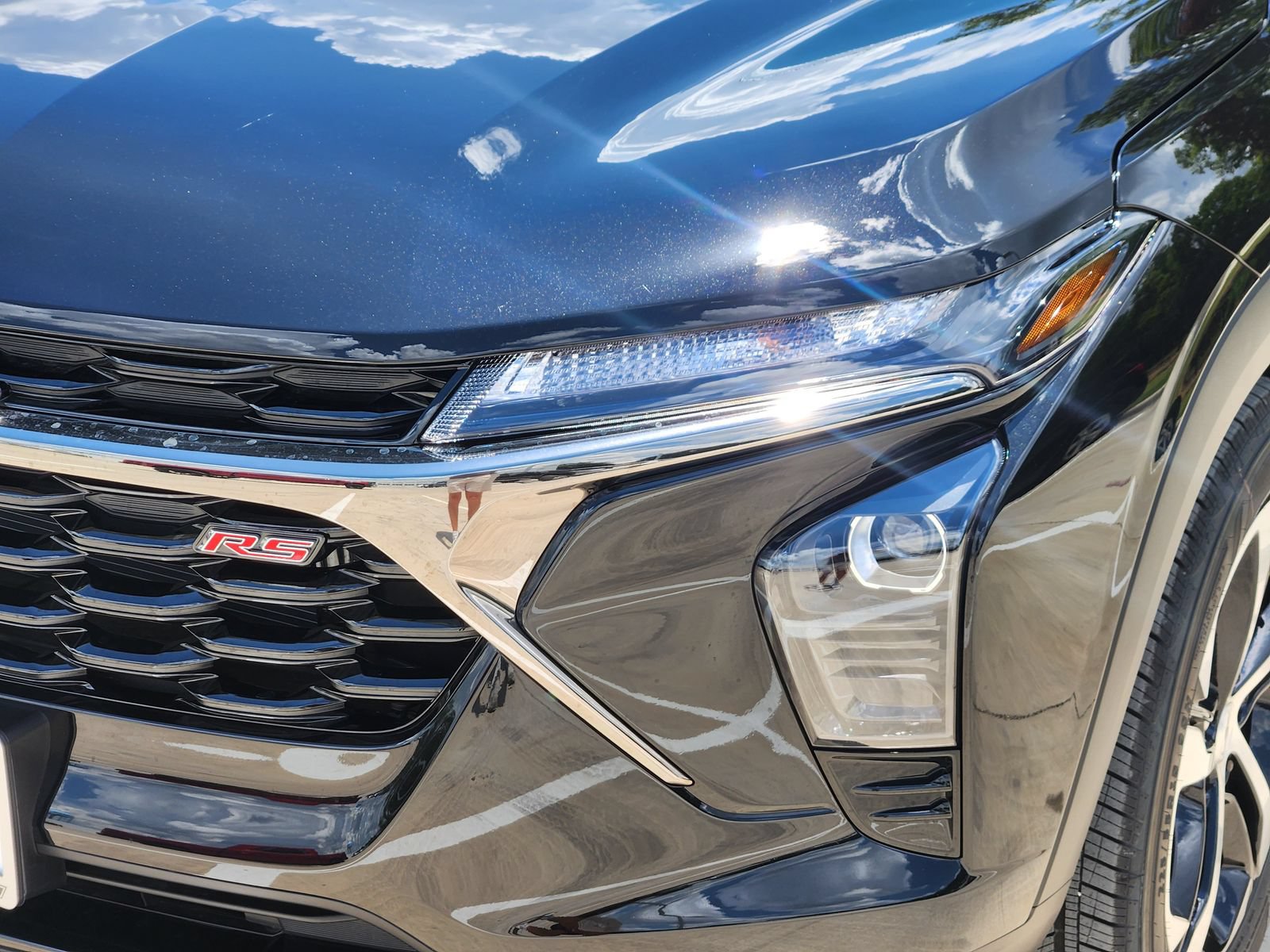 New 2026 Chevrolet Trax RS w/ Sunroof Package FWD image 9