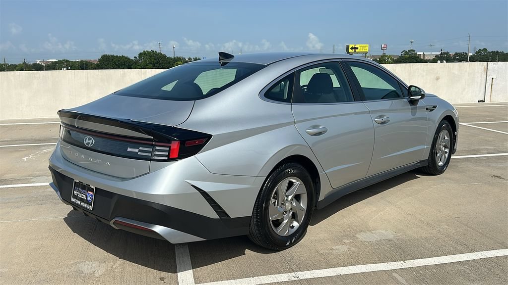 Used 2026 Hyundai Sonata SE FWD image 12