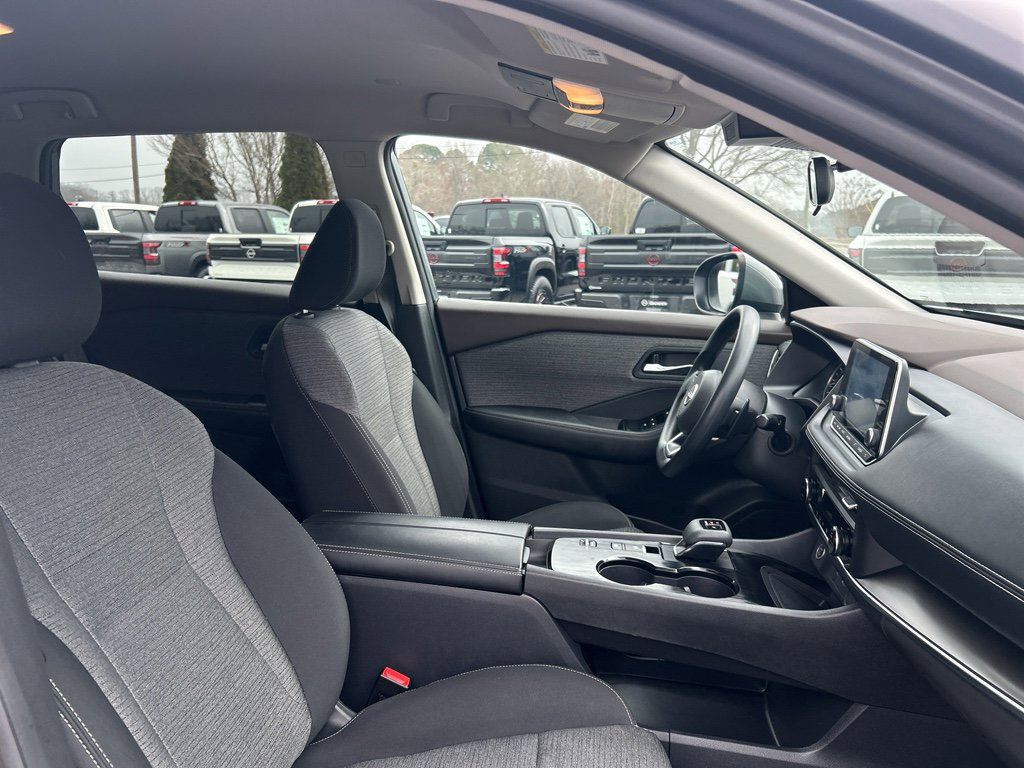 Used 2023 Nissan Rogue SV image 20