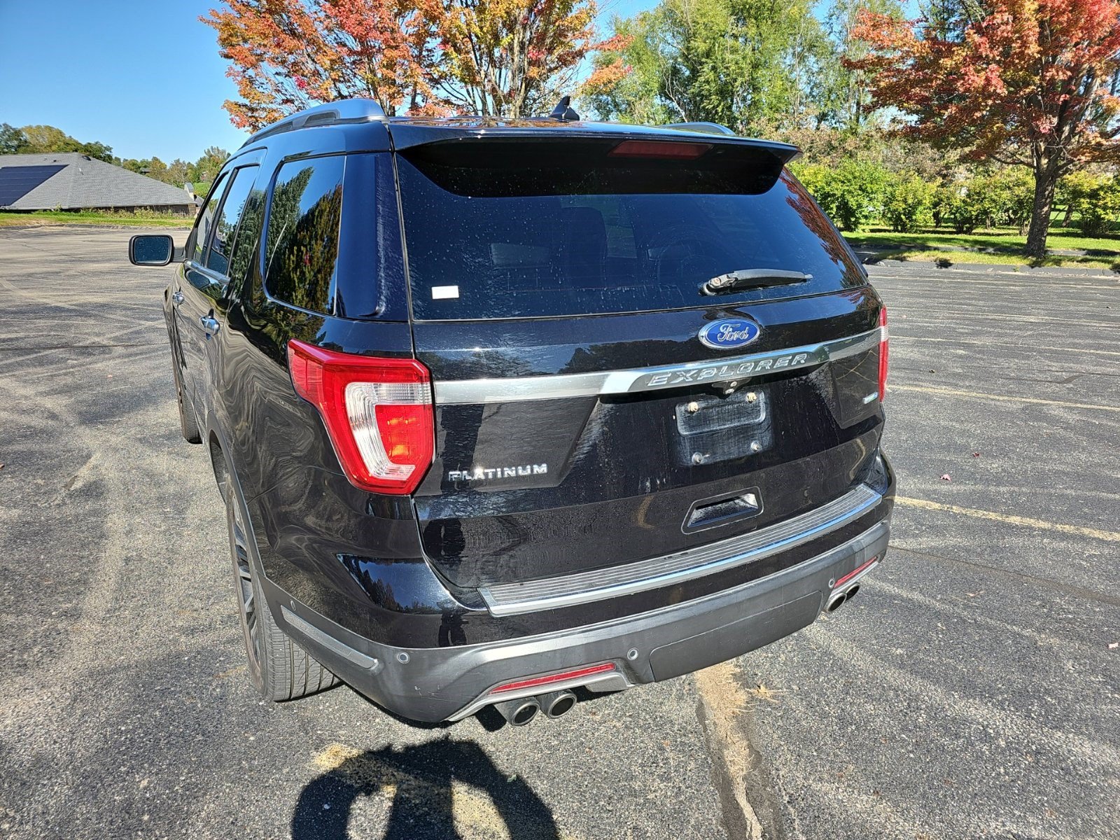Used 2019 Ford Explorer Platinum AWD/4WD image 3