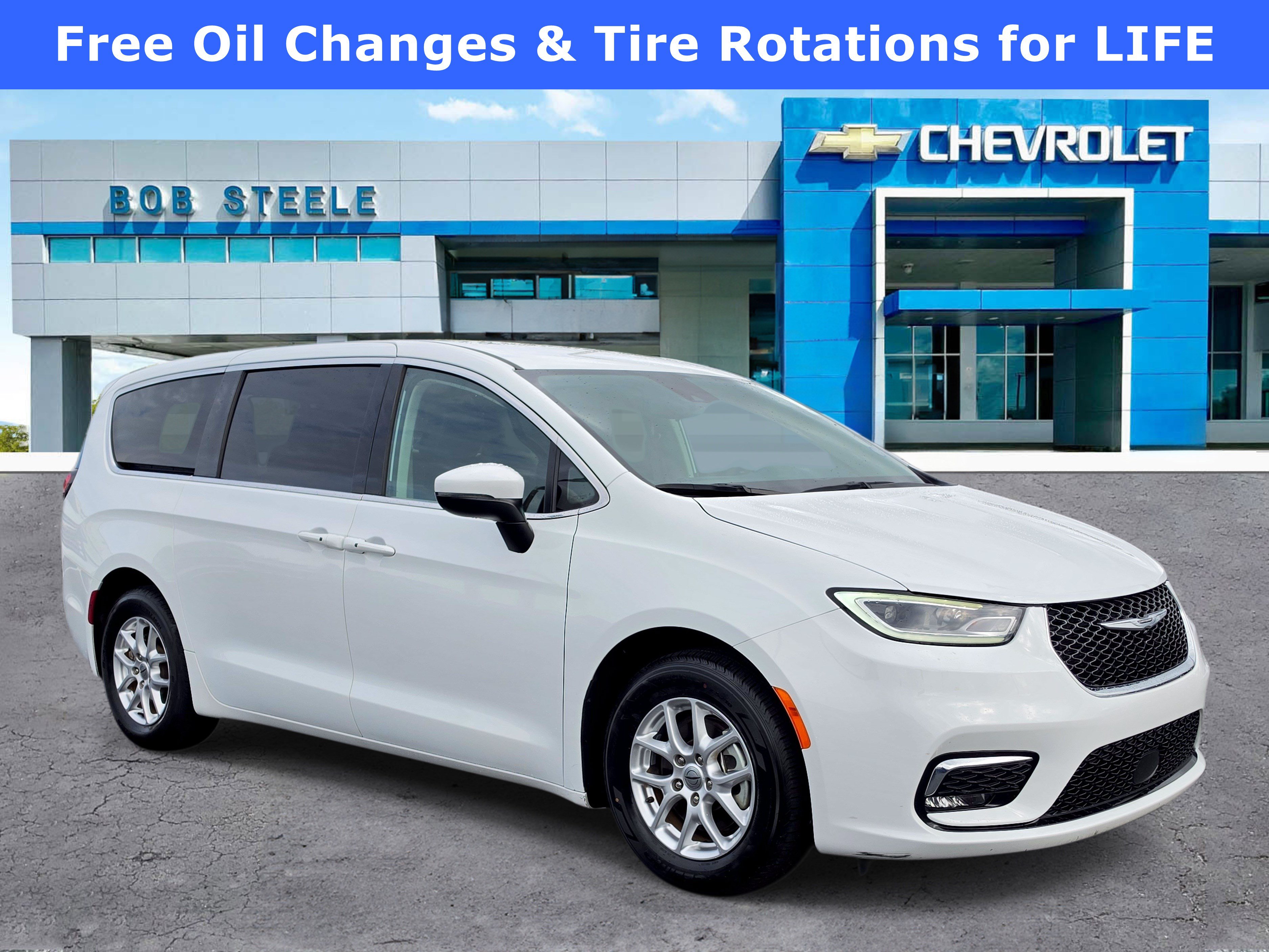 Used 2023 Chrysler Pacifica Touring-L