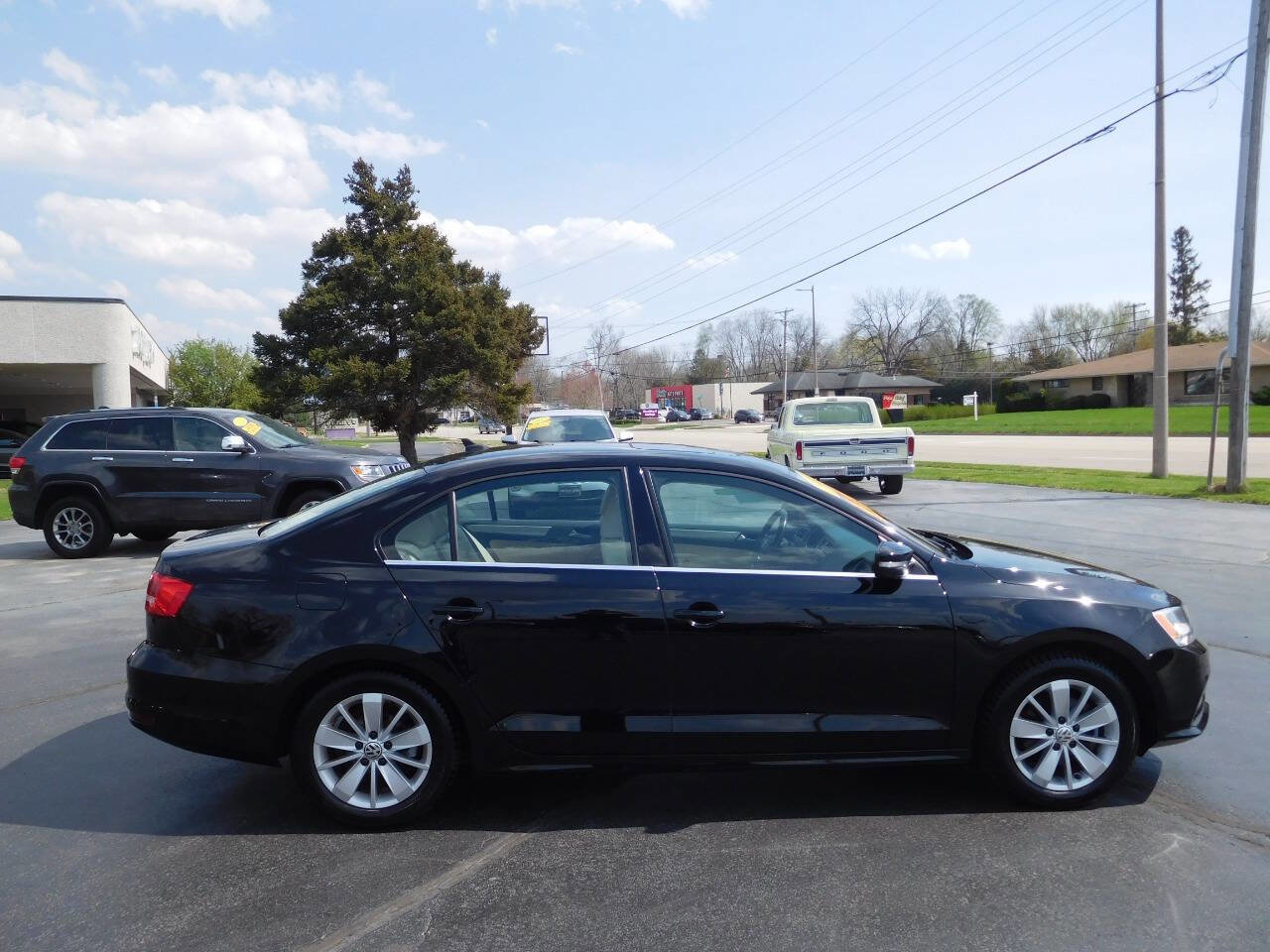 Used 2015 Volkswagen Jetta SE image 2