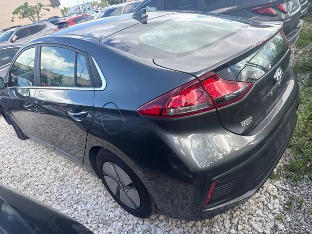 Used 2022 Hyundai Ioniq SE FWD image 7