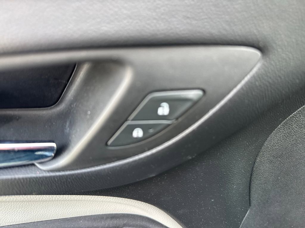 Used 2019 Chevrolet Equinox LT image 13