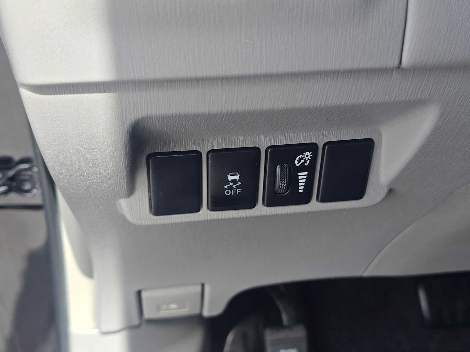 Used 2015 Toyota Prius V Three FWD image 24