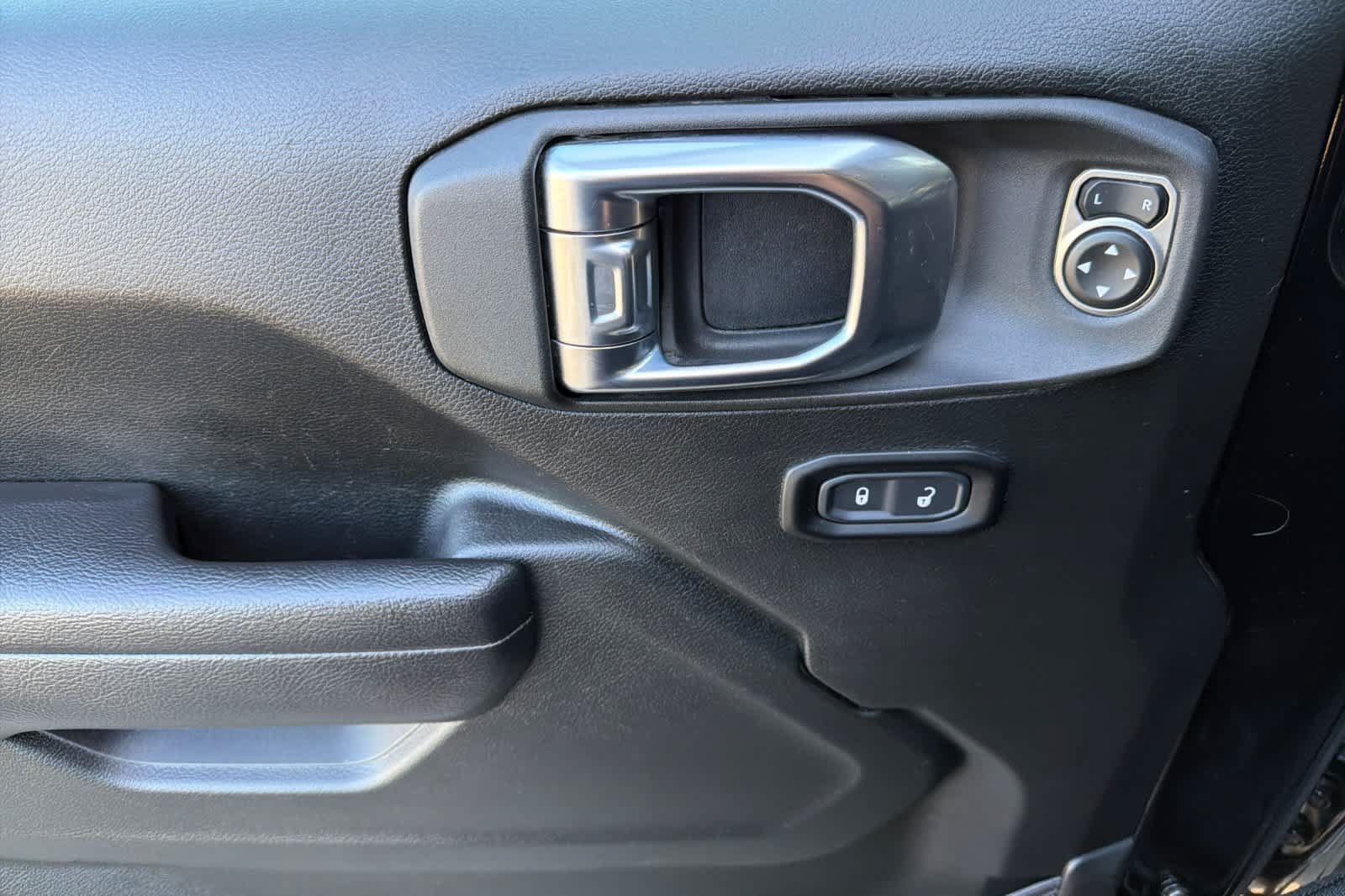 Used 2023 Jeep Wrangler Unlimited Sport AWD/4WD image 12