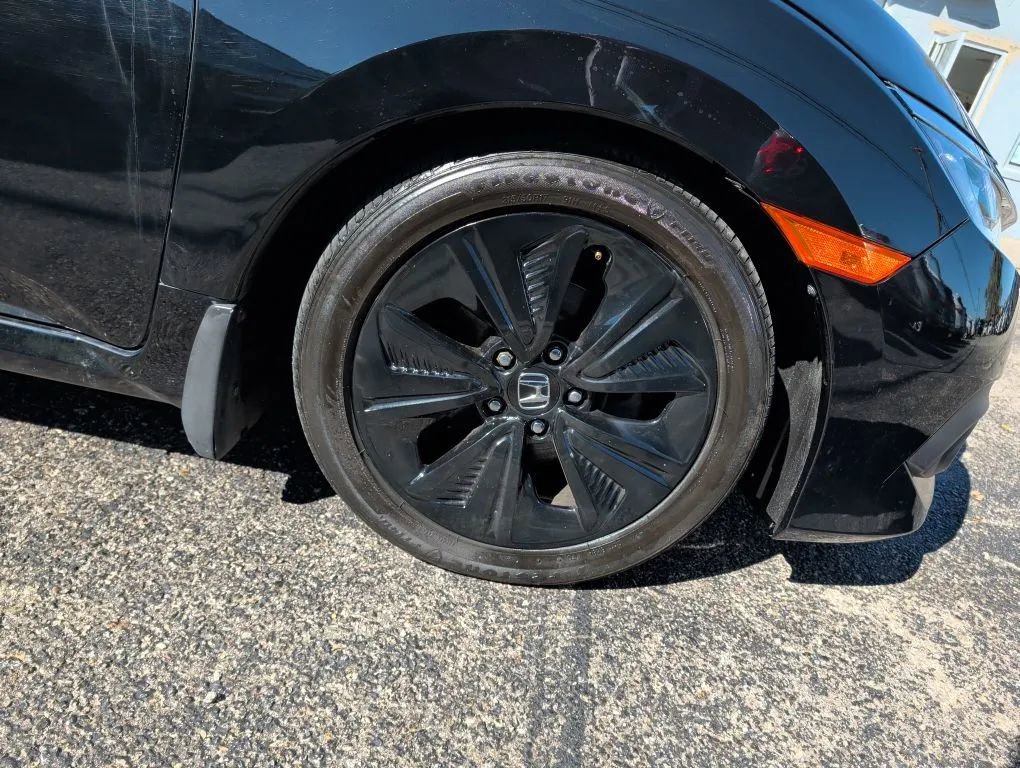 Used 2018 Honda Civic EX-T image 2