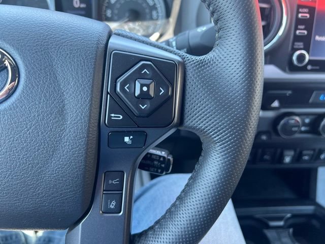 Used 2022 Toyota Tacoma TRD Off-Road w/ Technology Package AWD/4WD image 24