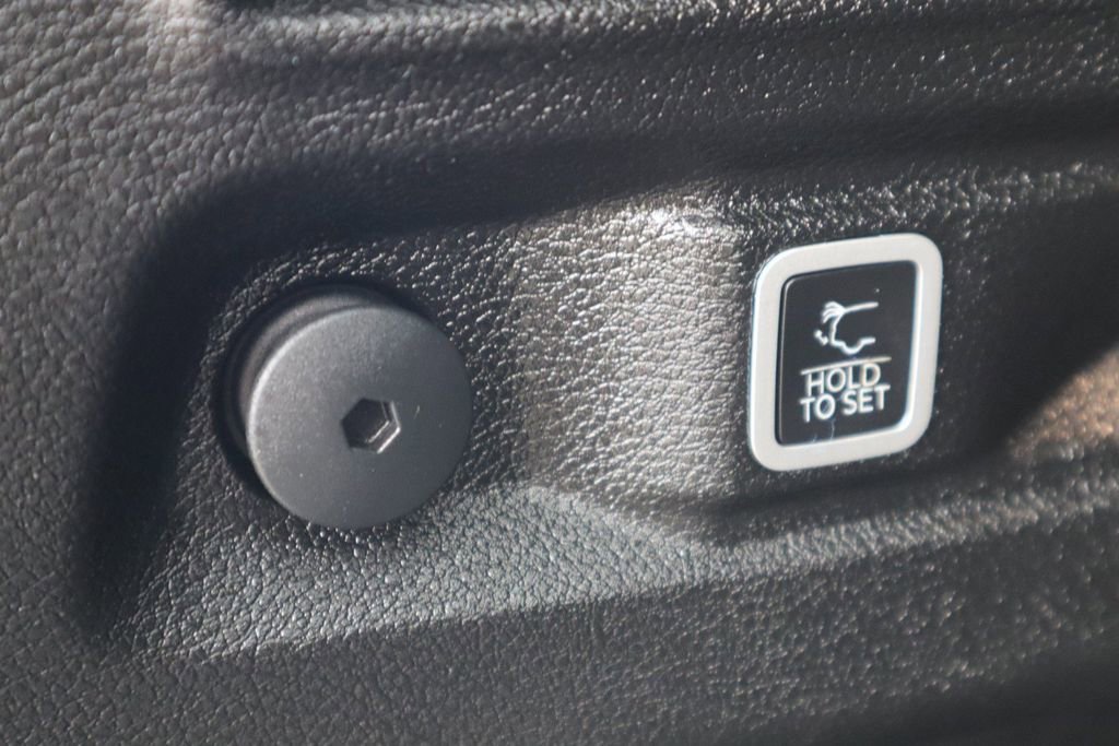 Used 2022 Jeep Grand Cherokee L Limited image 35