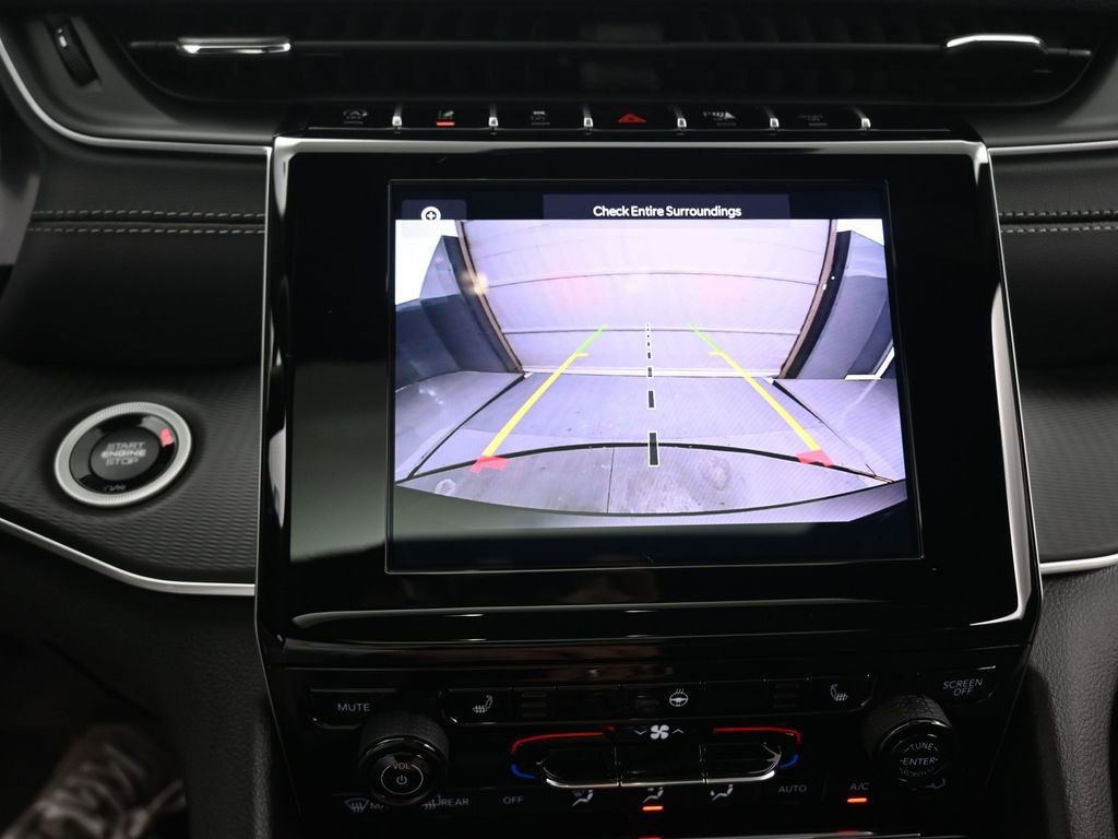 New 2025 Jeep Grand Cherokee Altitude image 7