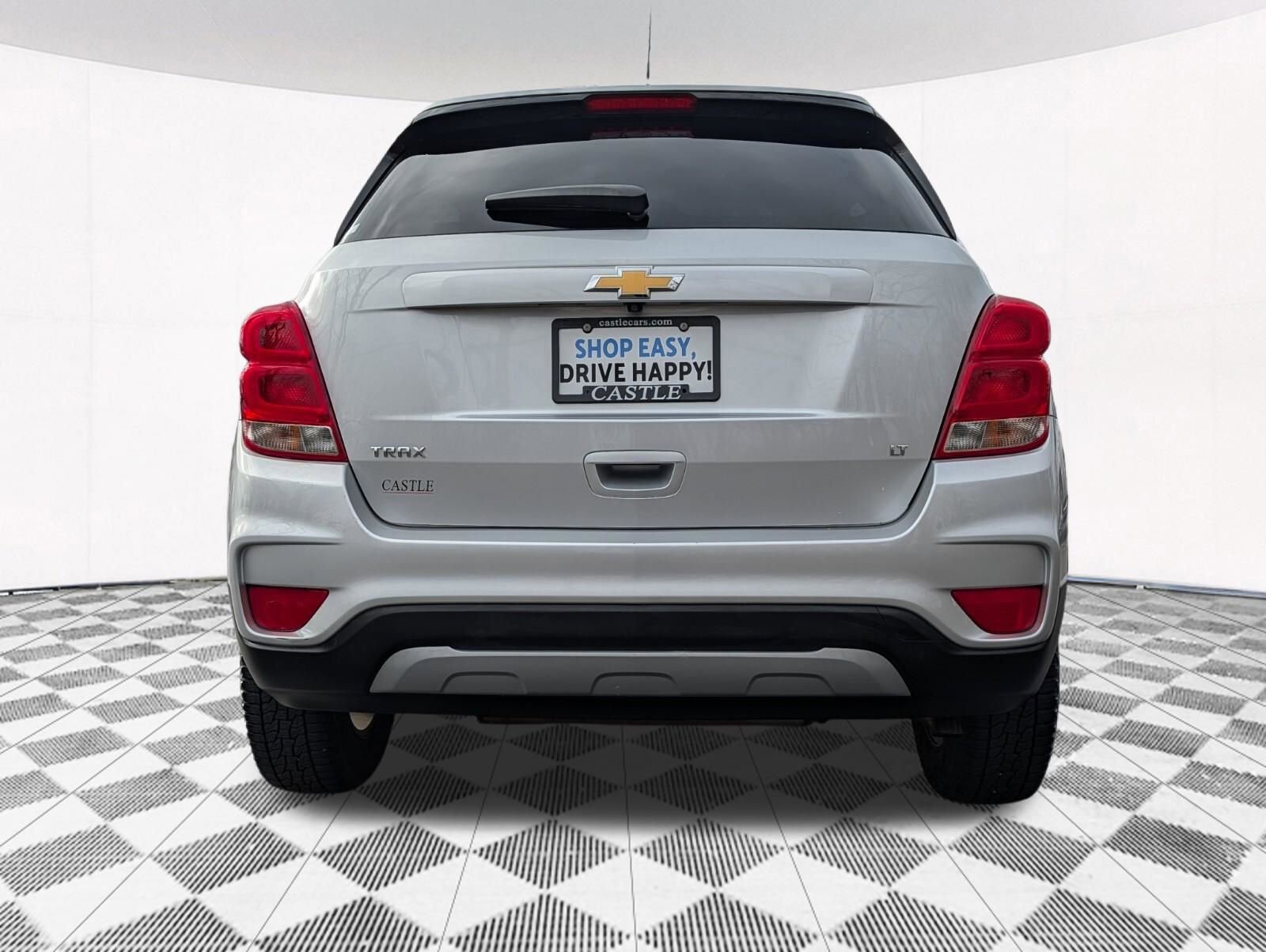 Used 2020 Chevrolet Trax LT w/ LT Convenience Package image 11