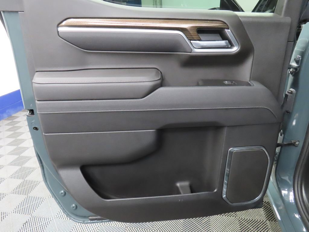 Used 2025 Chevrolet Silverado 1500 LT image 57