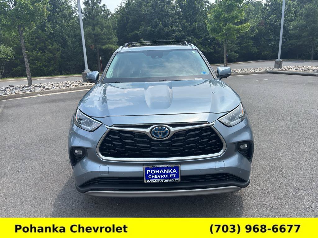 Used 2023 Toyota Highlander Platinum AWD/4WD image 2