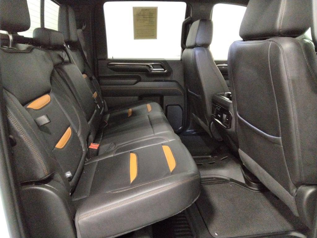 Used 2025 GMC Sierra 2500 AT4 image 39