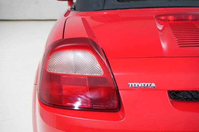 Used 2001 Toyota MR2 image 19