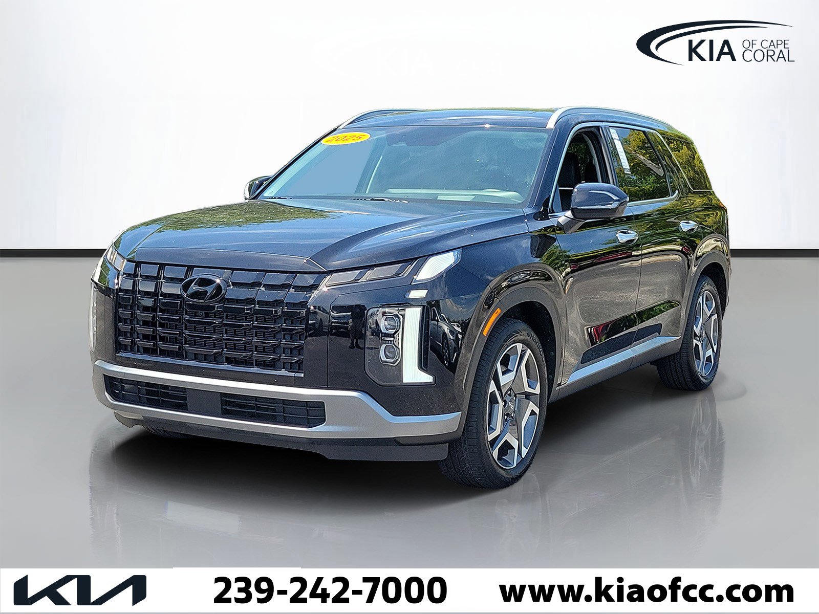 Used 2025 Hyundai Palisade Limited image 3