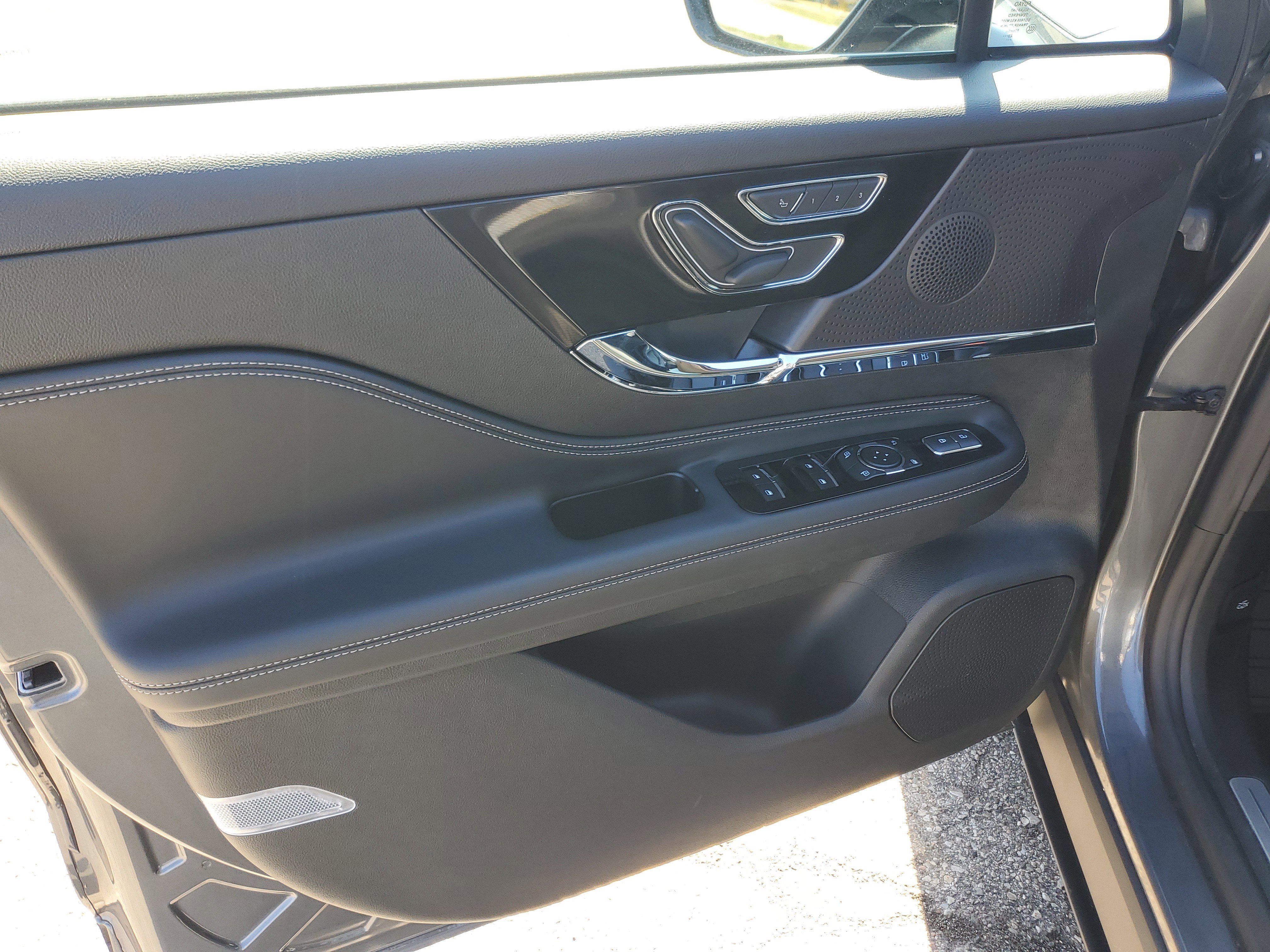 Certified 2024 Lincoln Corsair AWD w/ Equipment Group 101A image 10