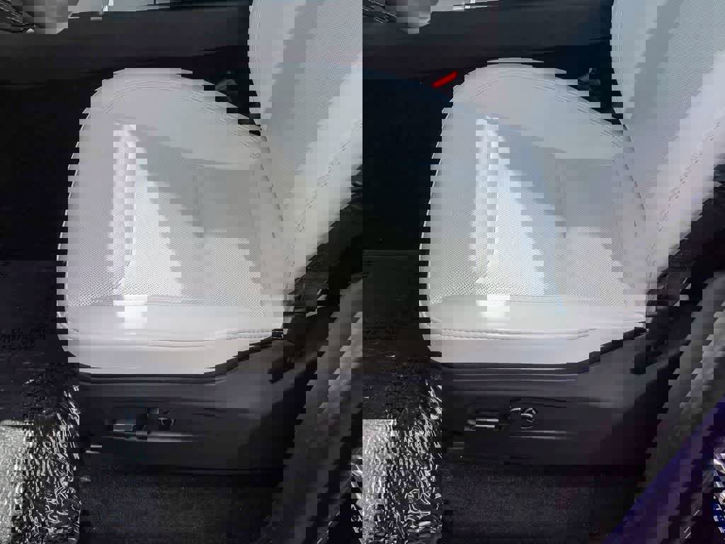 Used 2026 Tesla Model Y 2WD image 19