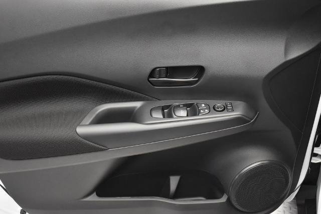 Certified 2025 Nissan Kicks Play S FWD image 9