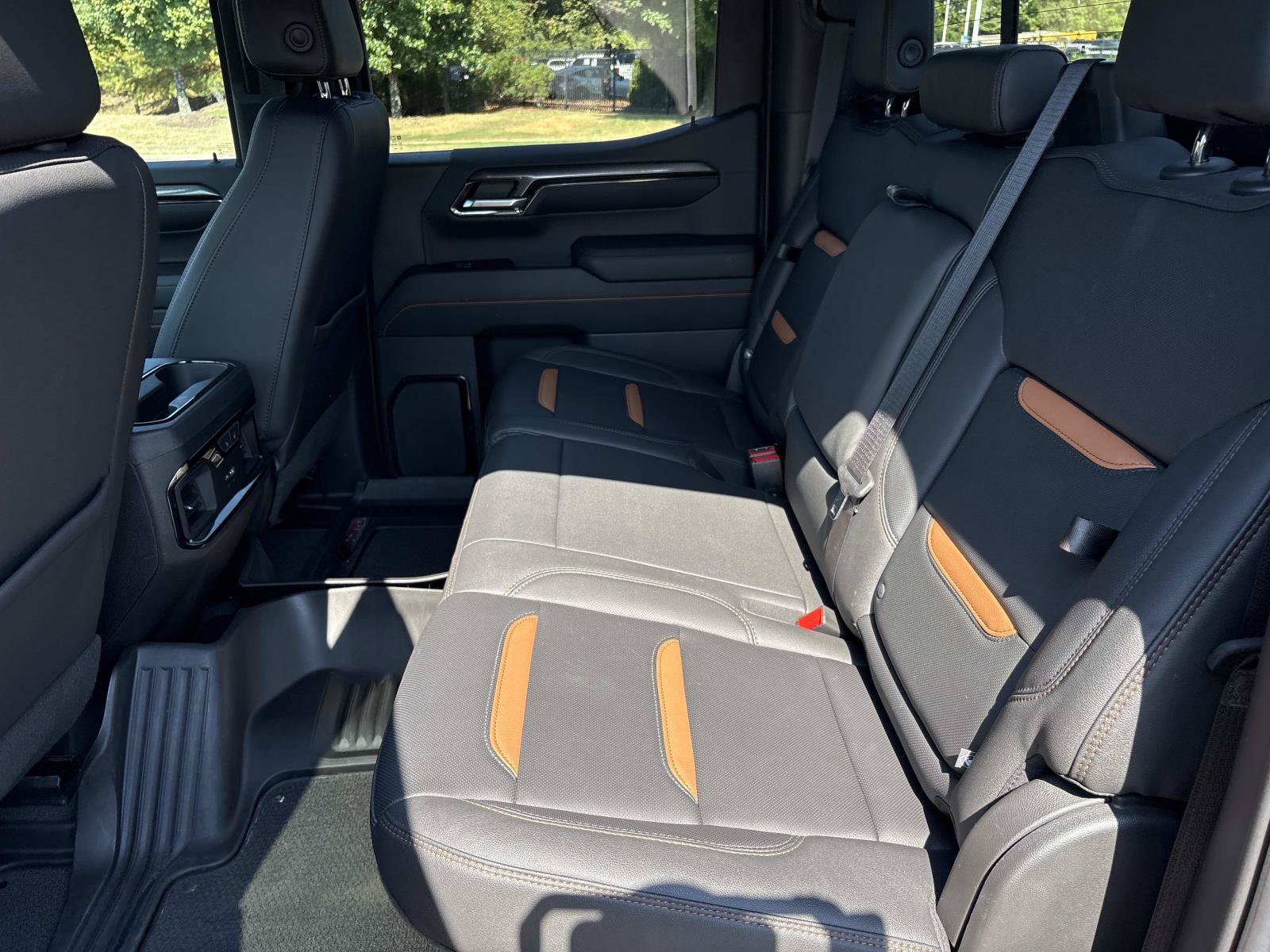 Used 2023 GMC Sierra 1500 AT4 w/ AT4 Premium Package AWD/4WD image 32