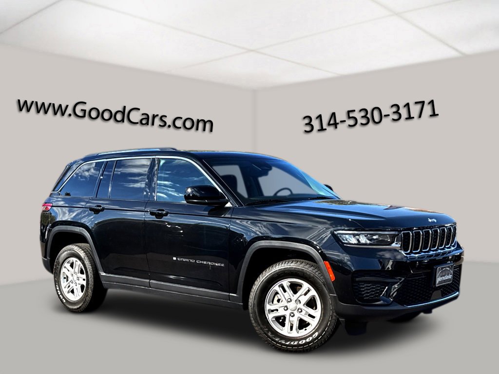 Used 2023 Jeep Grand Cherokee Laredo image 1