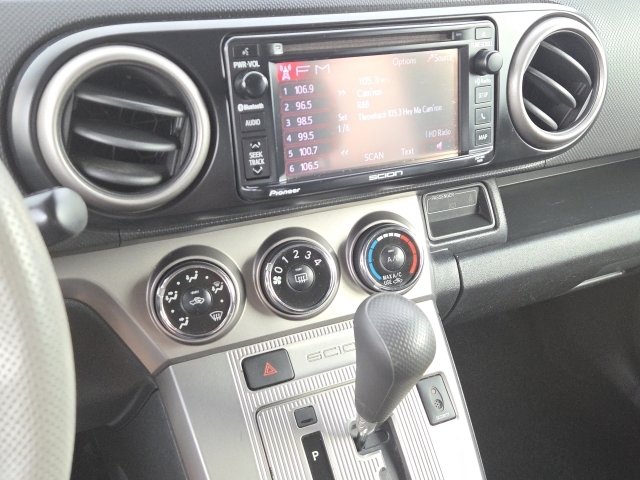 Used 2014 Scion xB FWD image 15