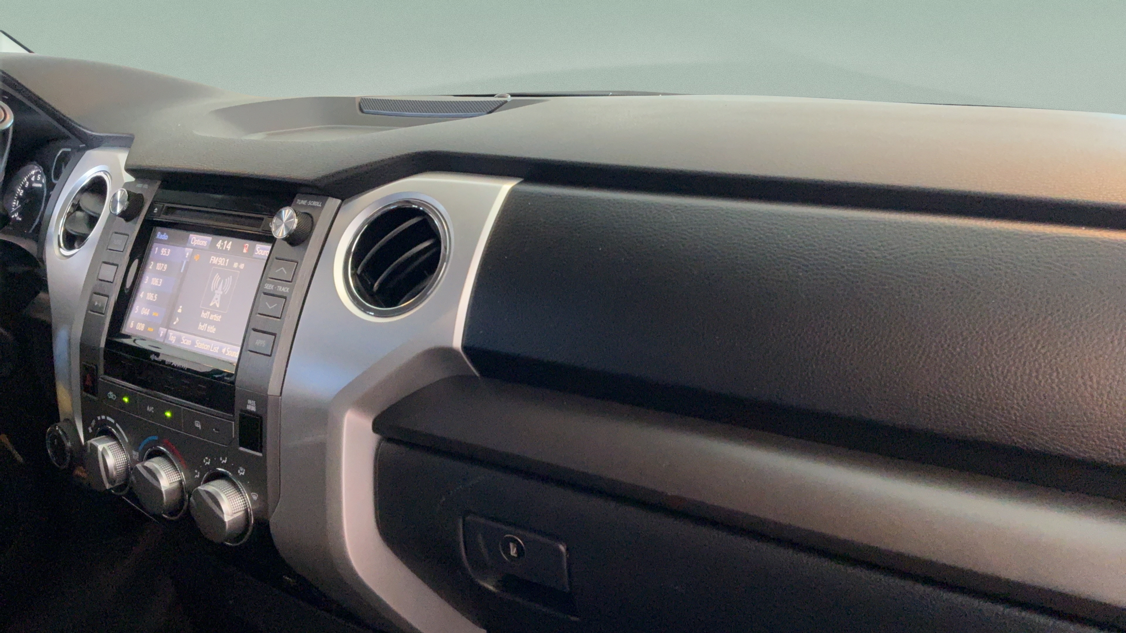 Used 2019 Toyota Tundra SR5 AWD/4WD image 36