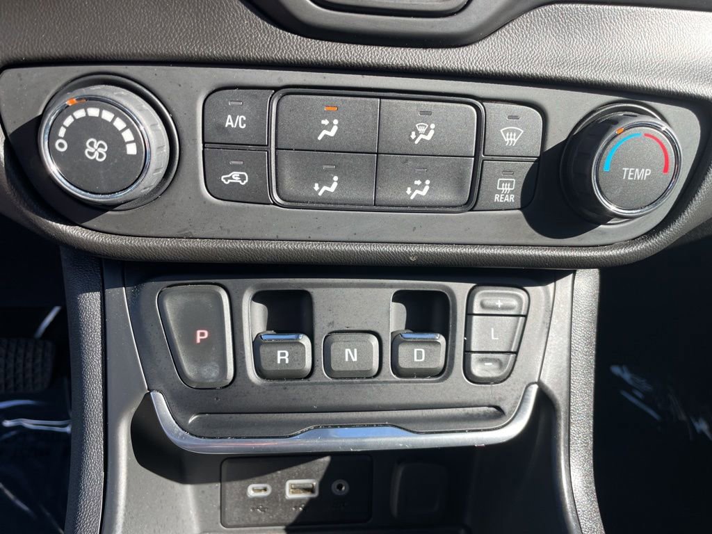 Used 2019 GMC Terrain SLE image 18