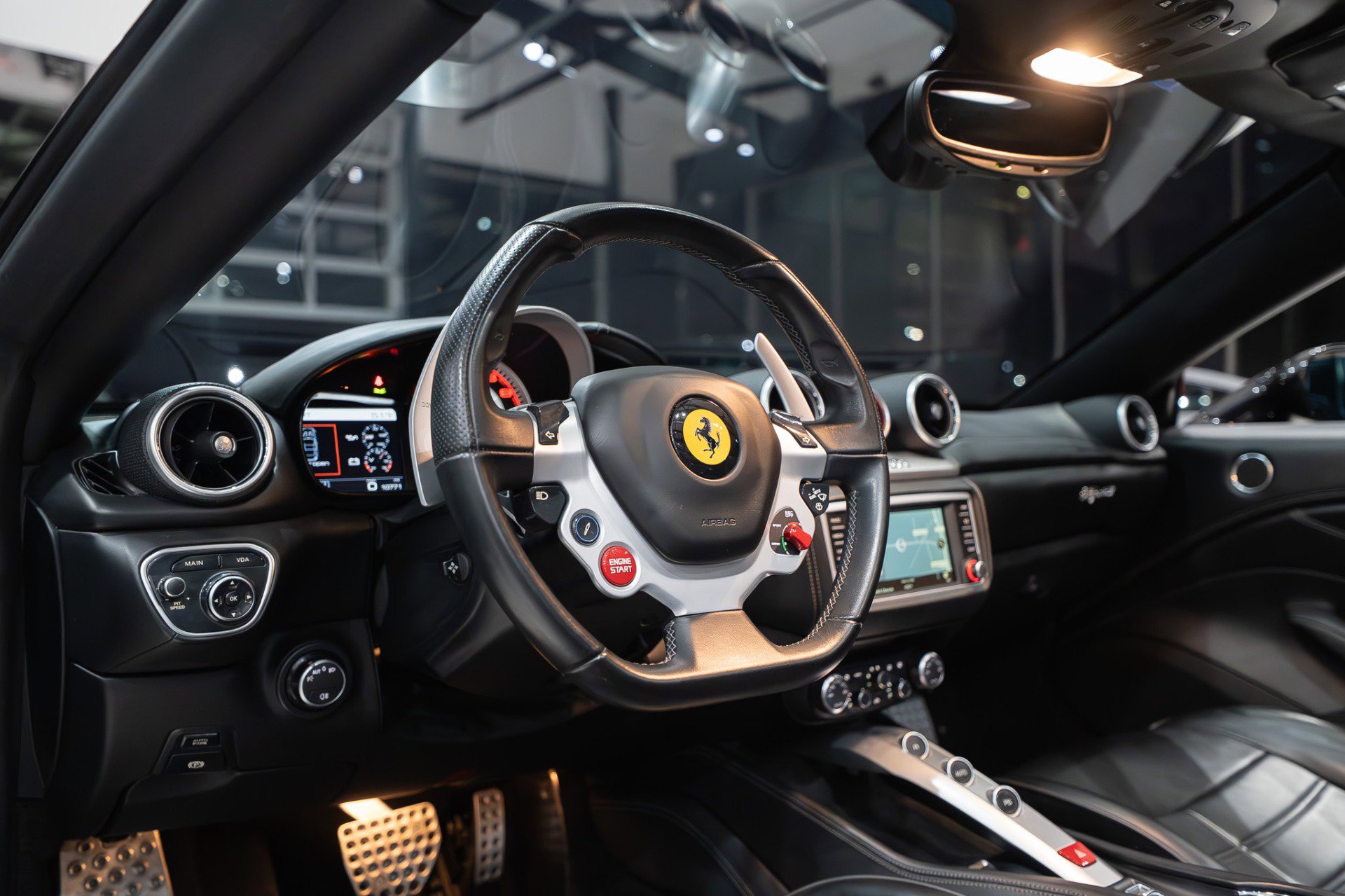 Used 2015 Ferrari California T image 13