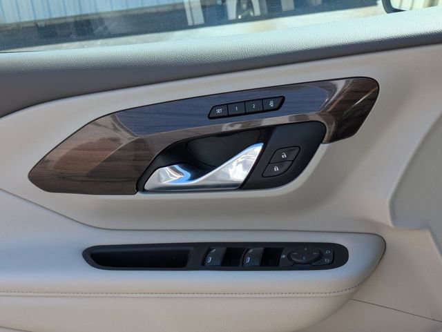 Used 2019 GMC Terrain Denali w/ Advanced Safety Package AWD/4WD image 12