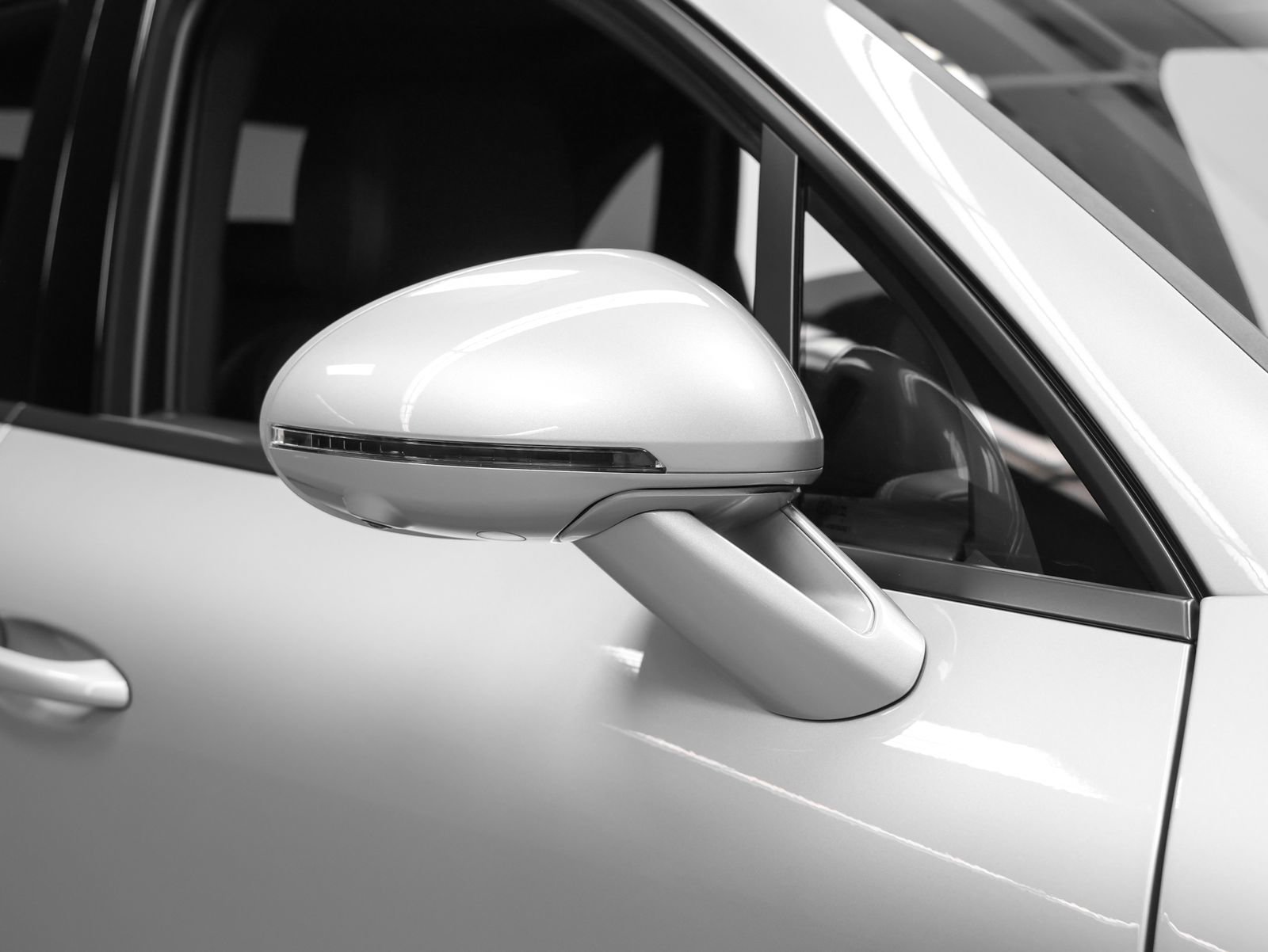 Certified 2026 Porsche Macan image 14