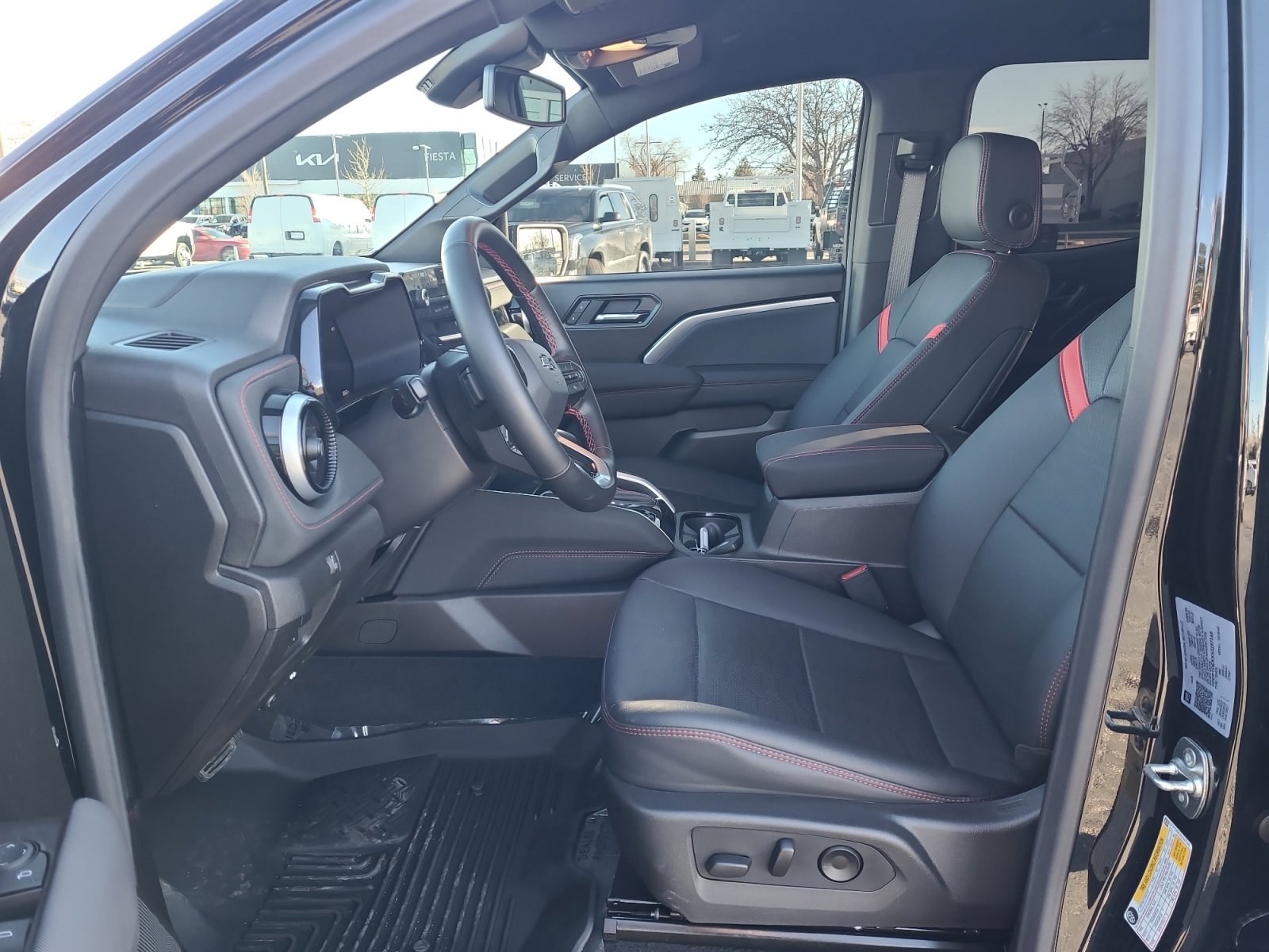 Used 2025 Chevrolet Colorado Z71 w/ Z71 Convenience Package 2 image 12