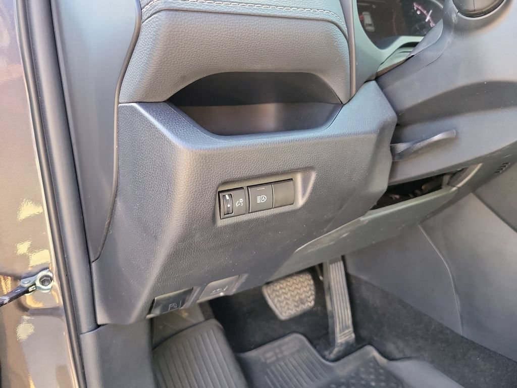 Used 2024 Toyota RAV4 LE AWD/4WD image 26