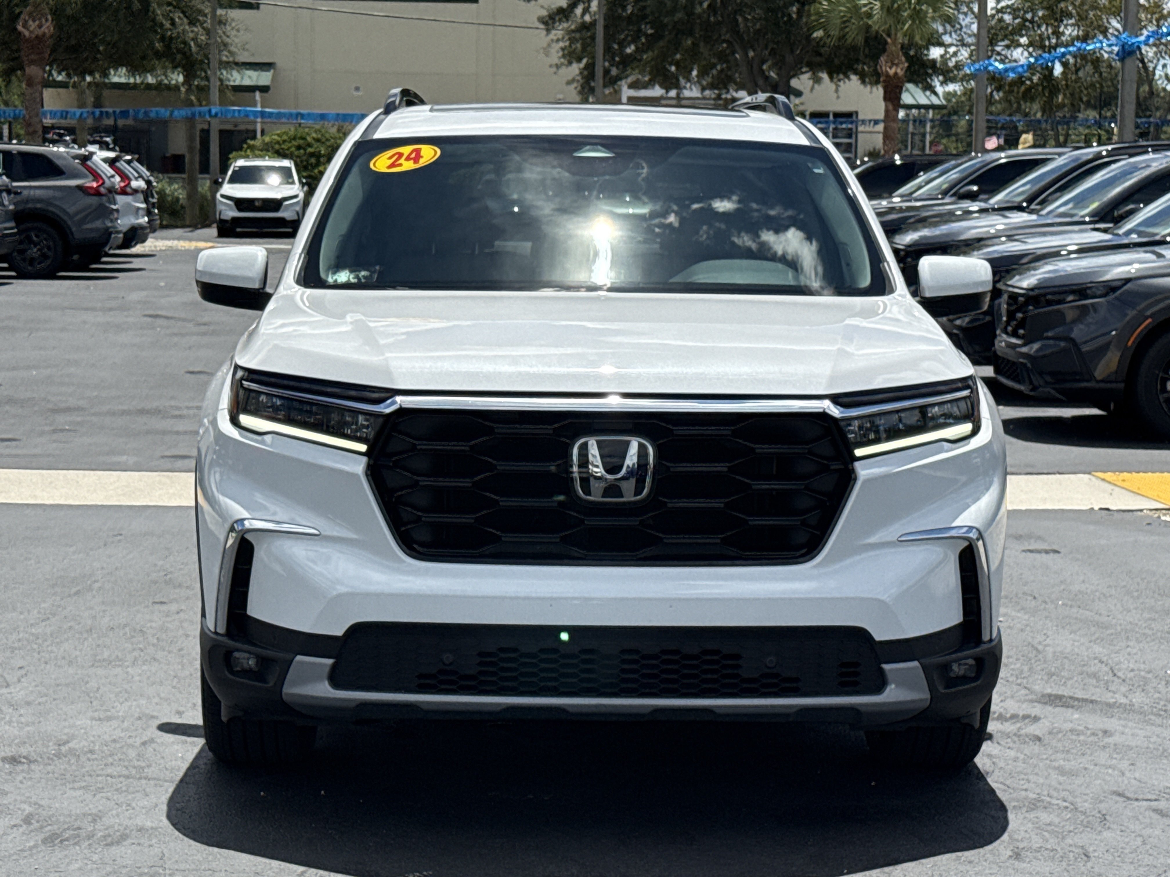 Certified 2024 Honda Pilot Touring image 4