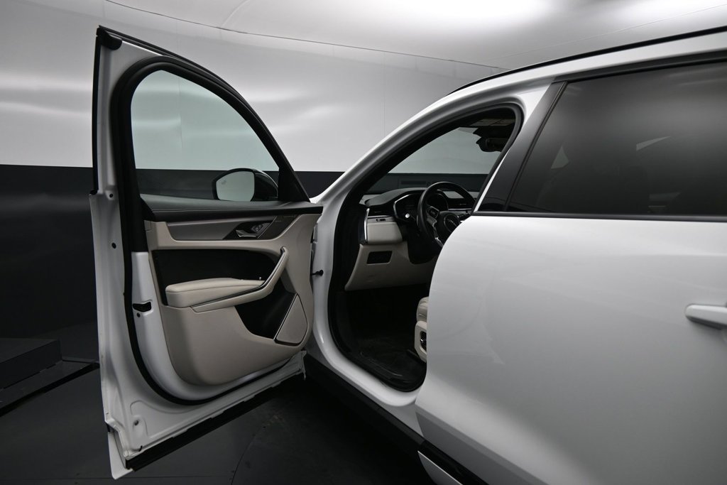 Used 2023 Jaguar F-PACE R-Dynamic S AWD/4WD image 8