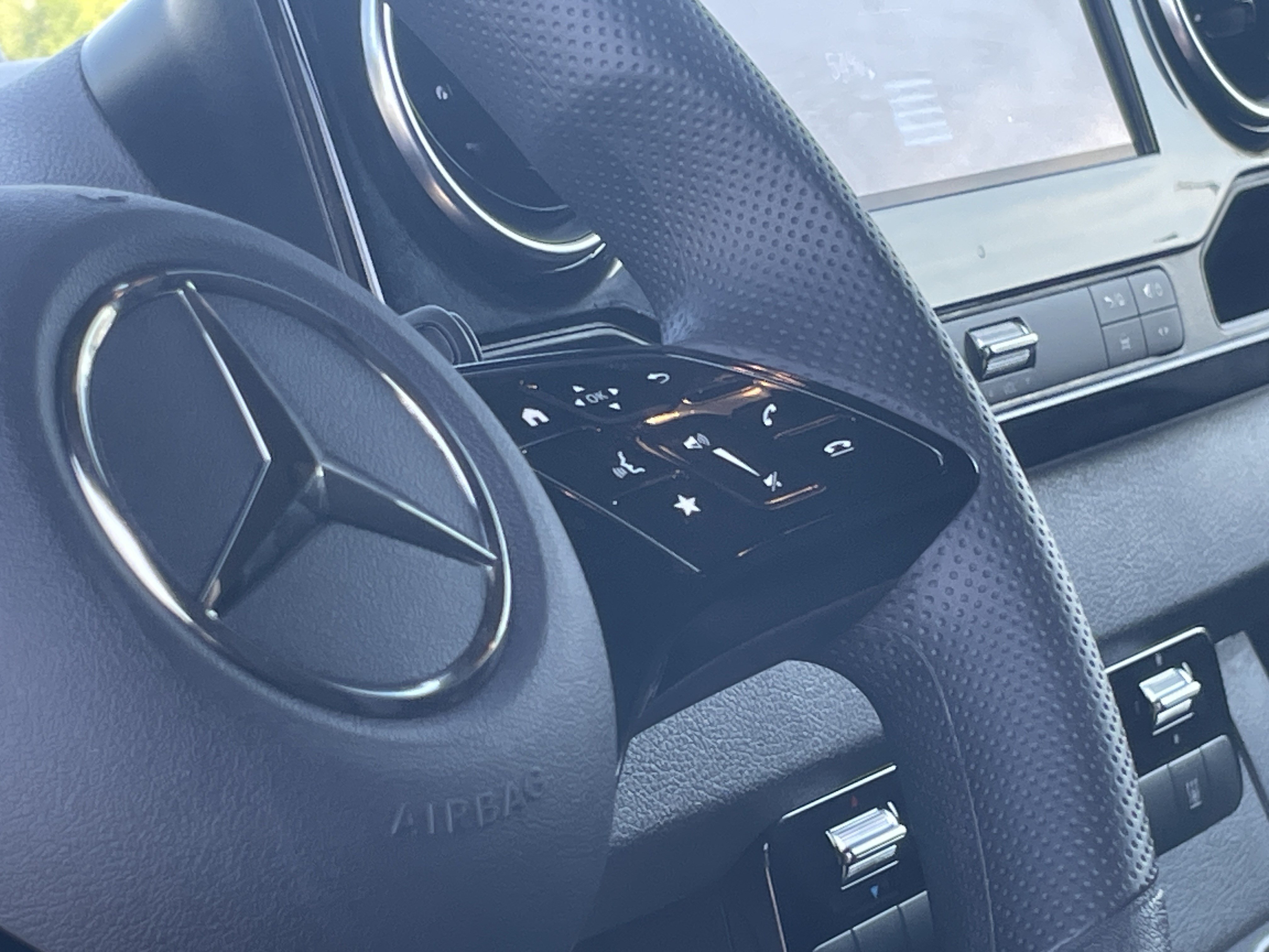 Used 2025 Mercedes-Benz eSprinter 170 Cargo image 19