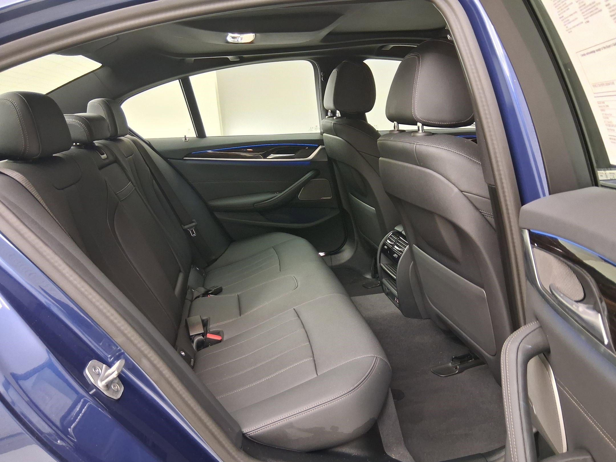 Used 2023 BMW 530e w/ Premium Package RWD image 35