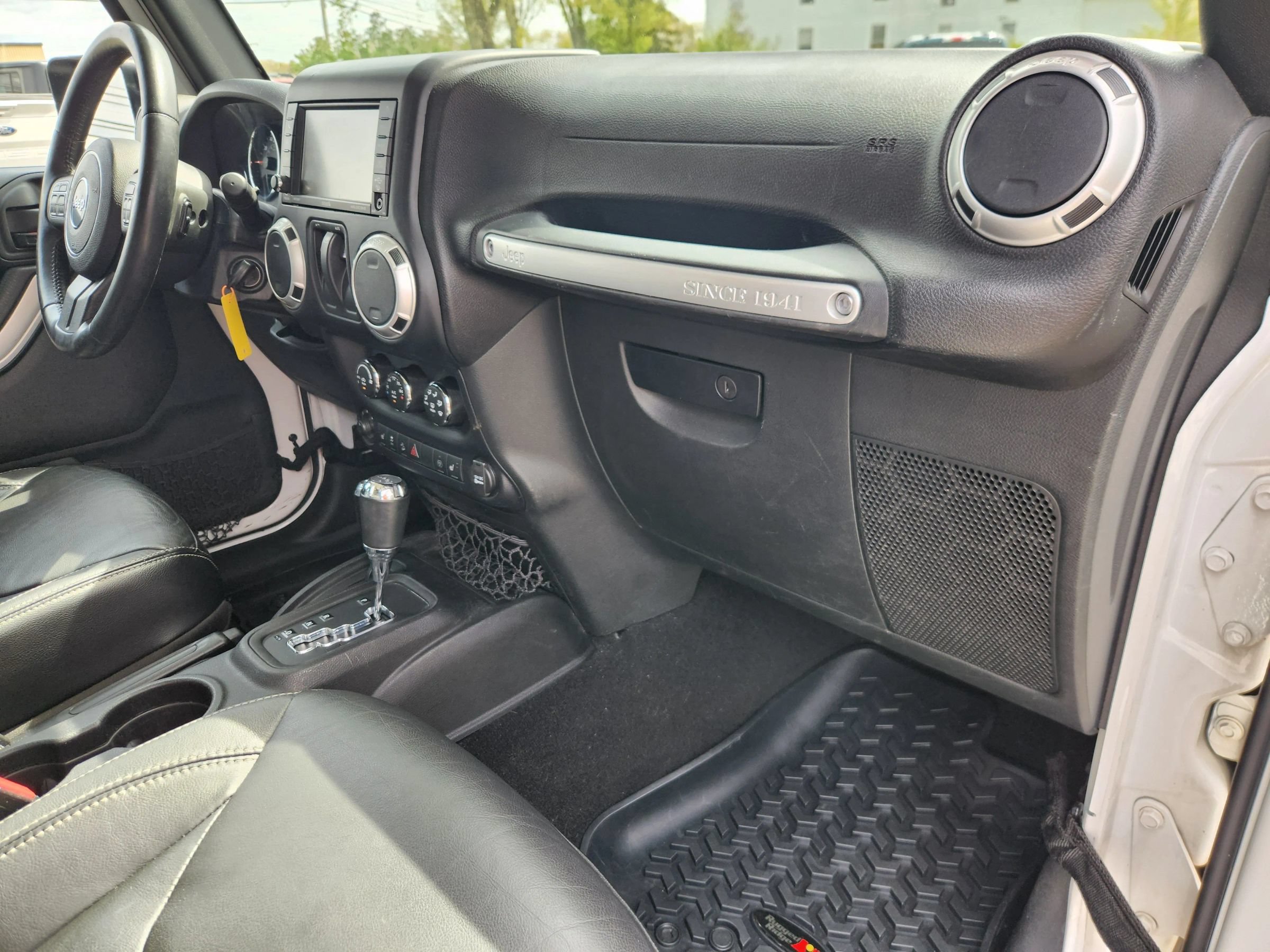 Used 2015 Jeep Wrangler Sahara w/ Dual Top Group AWD/4WD image 37