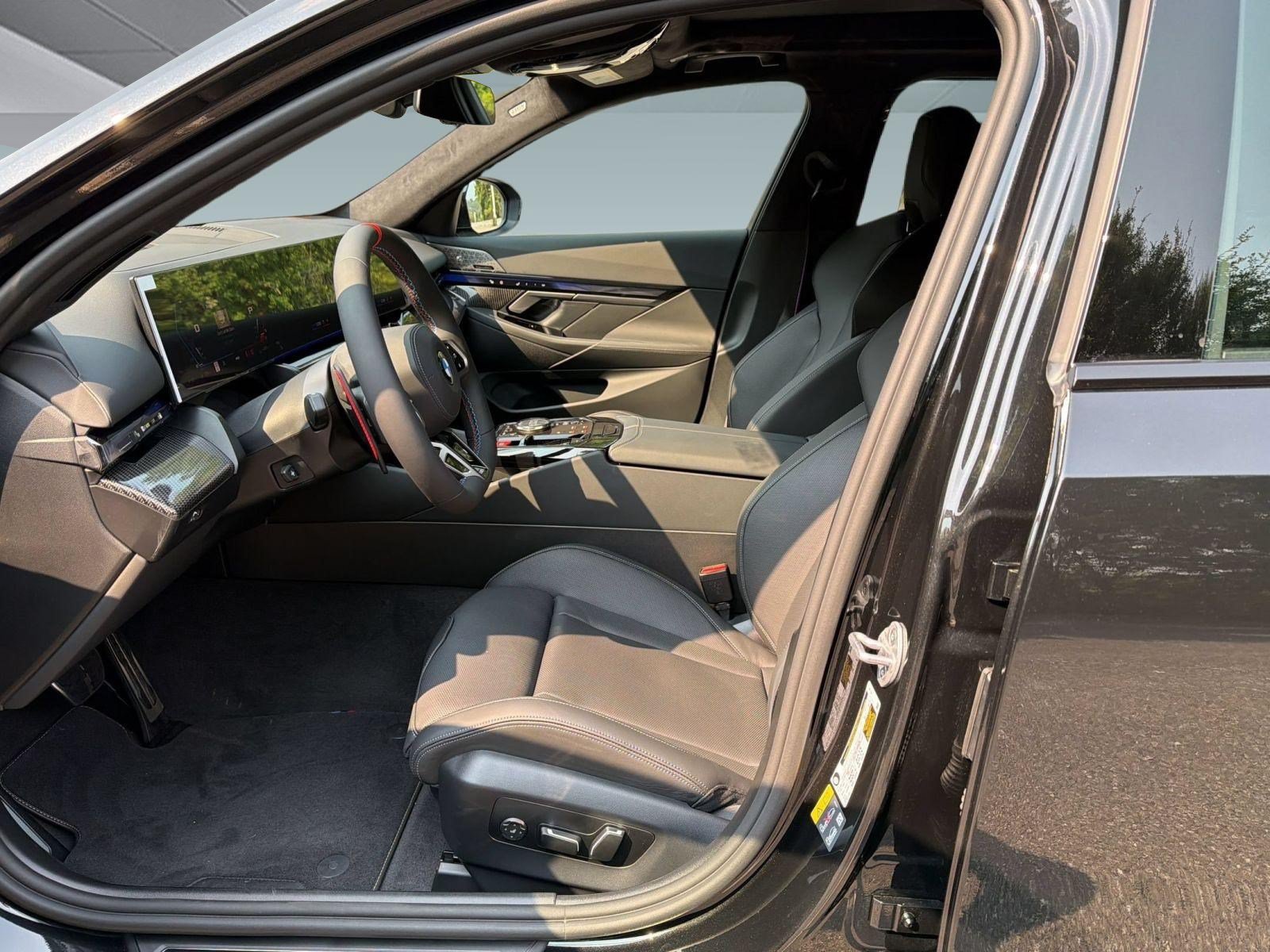 New 2027 BMW M5 Touring AWD/4WD image 5