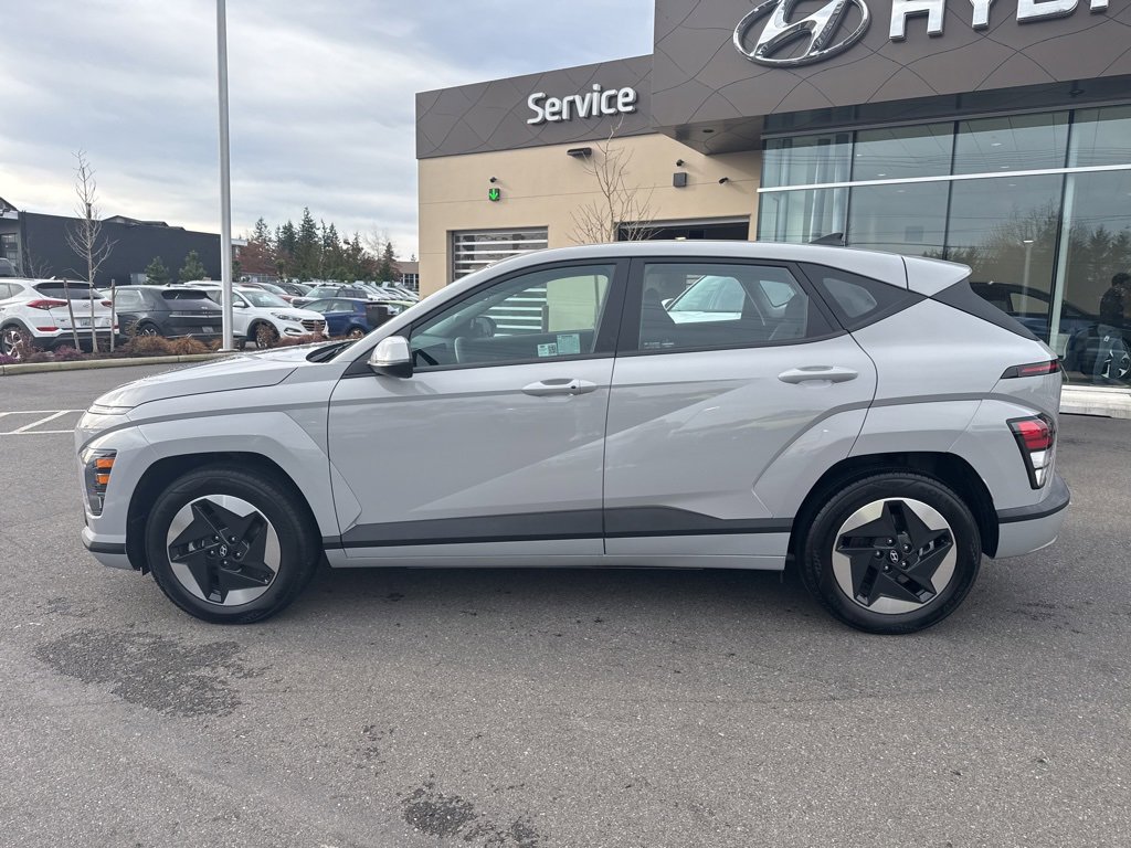 Certified 2024 Hyundai Kona SE image 3