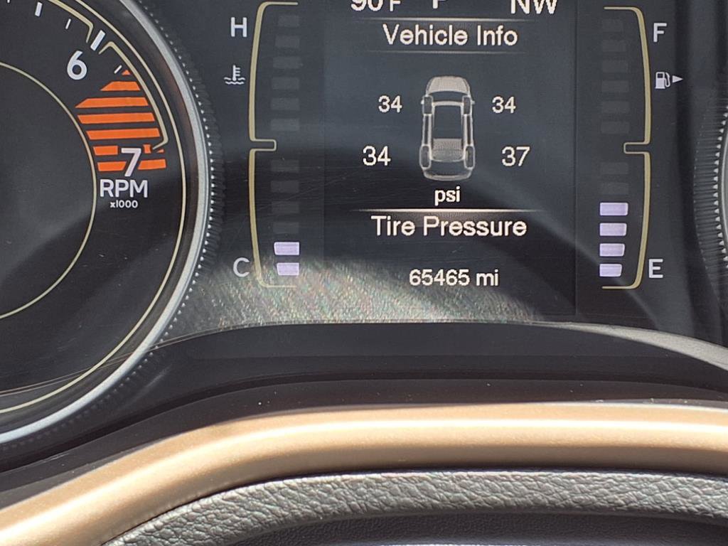 Used 2017 Jeep Cherokee Latitude w/ Cold Weather Group image 20