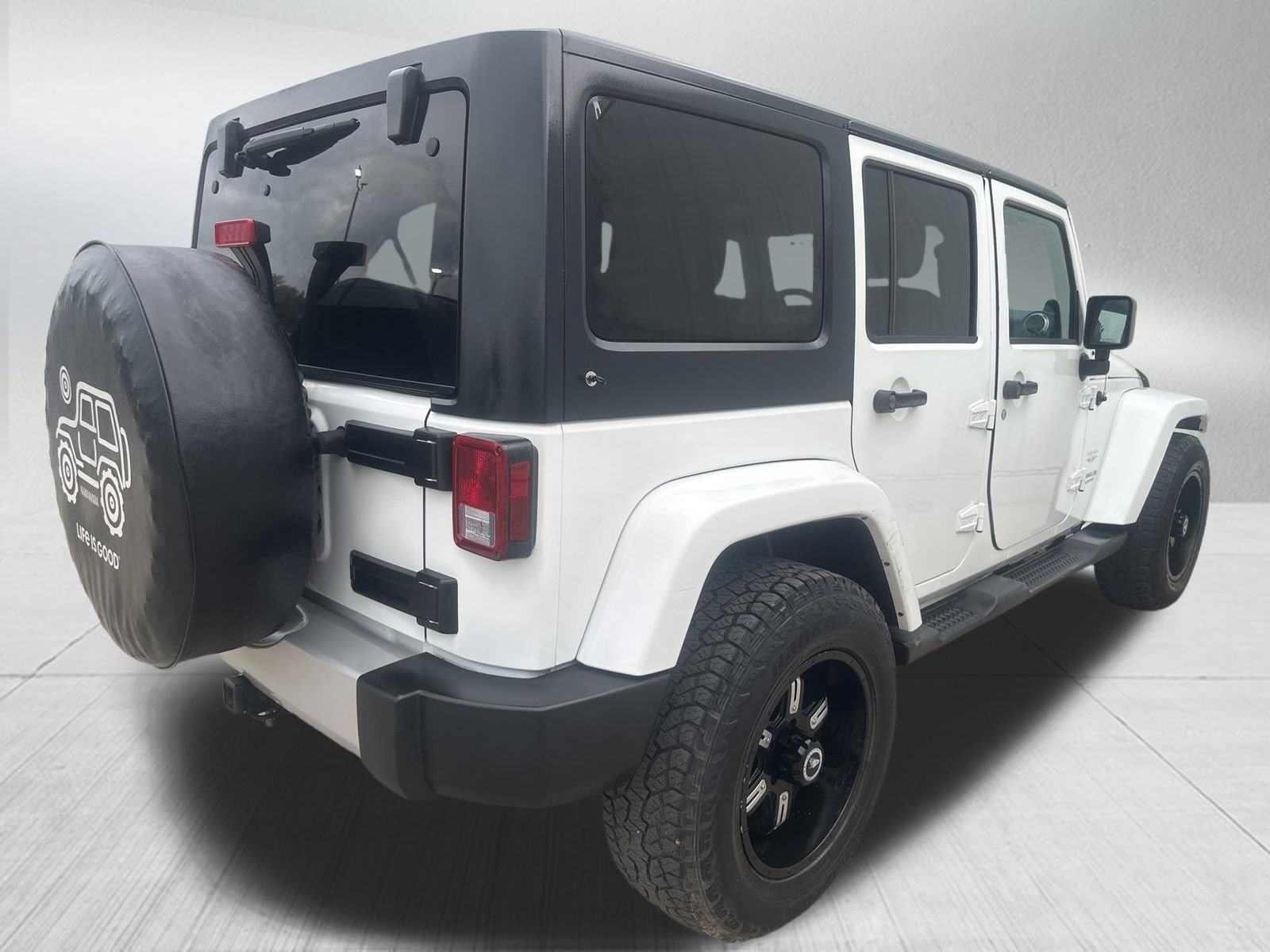 Used 2013 Jeep Wrangler Unlimited Sahara AWD/4WD image 9