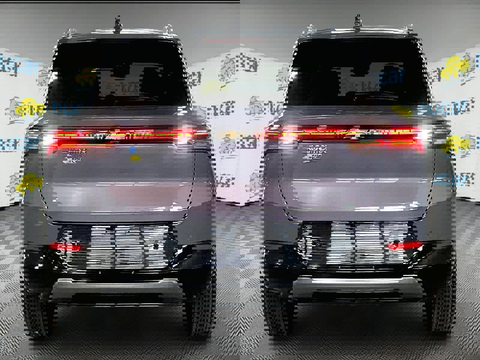 Used 2025 Chevrolet Equinox EV LT w/ Convenience Package image 5