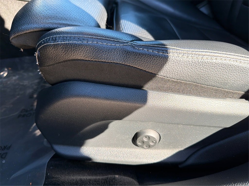 Used 2015 Mercedes-Benz C 300 4MATIC Sedan w/ Multimedia Package image 20